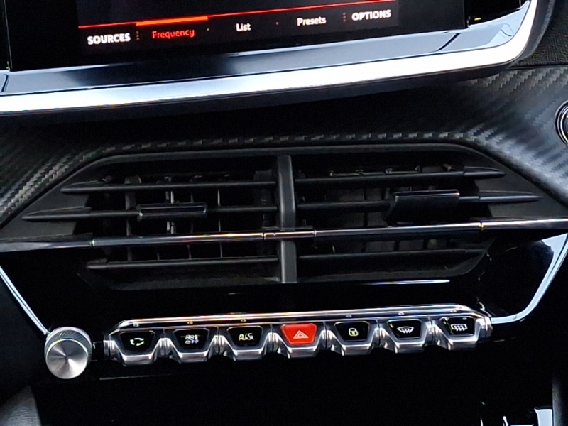 Used Peugeot 2008 2020 for sale - 76741688: Photo 11