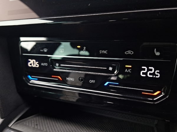 Used Volkswagen Passat 2023 for sale - 76188279: Photo 11