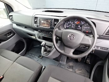 Used Vauxhall Vivaro 2022 for sale - 76275572: Photo 2