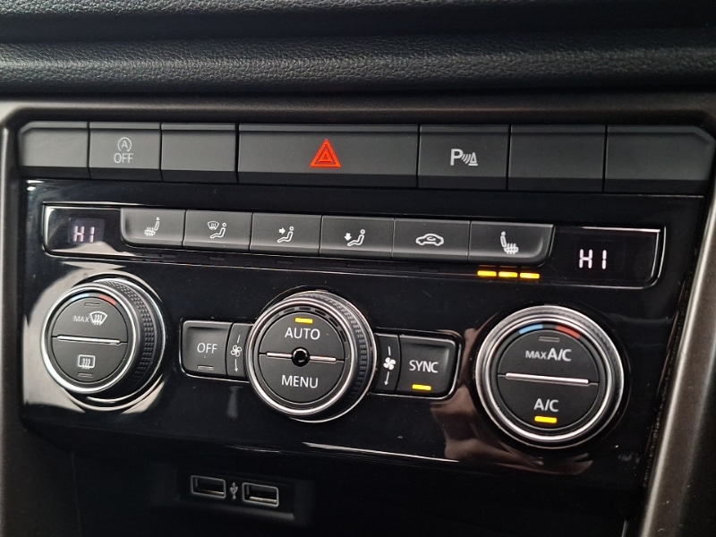 Used Volkswagen T-Roc 2018 for sale - 77767298: Photo 11