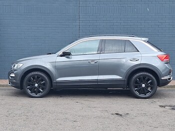 Used Volkswagen T-Roc 2018 for sale - 77767298: Photo