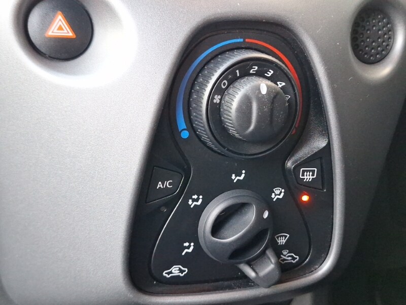 Used Toyota AYGO 2018 for sale - 76282065: Photo 11