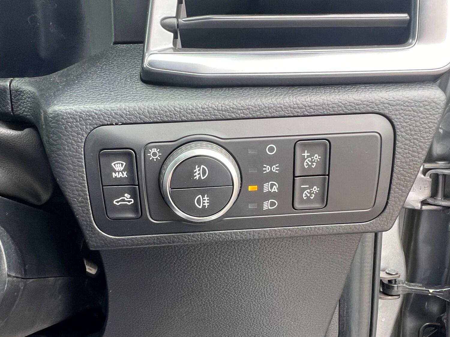 Used Volkswagen Amarok for sale - 77331260: Photo 11