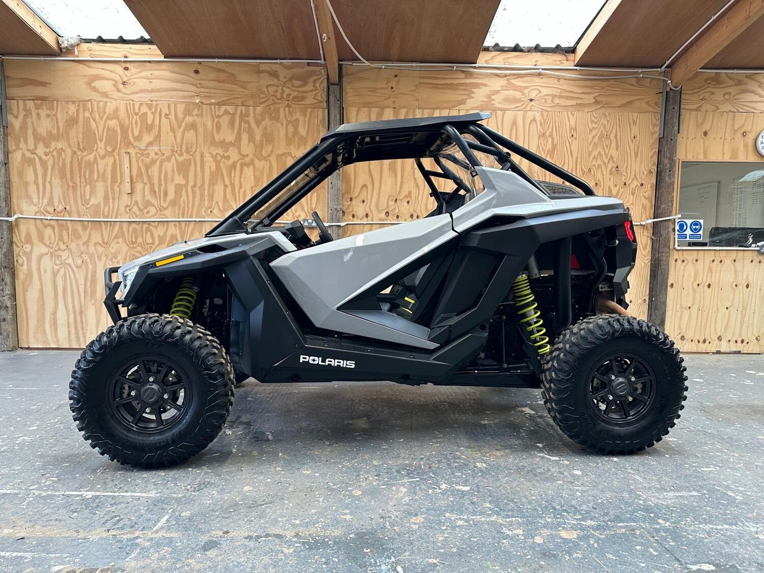 Polaris RZR
