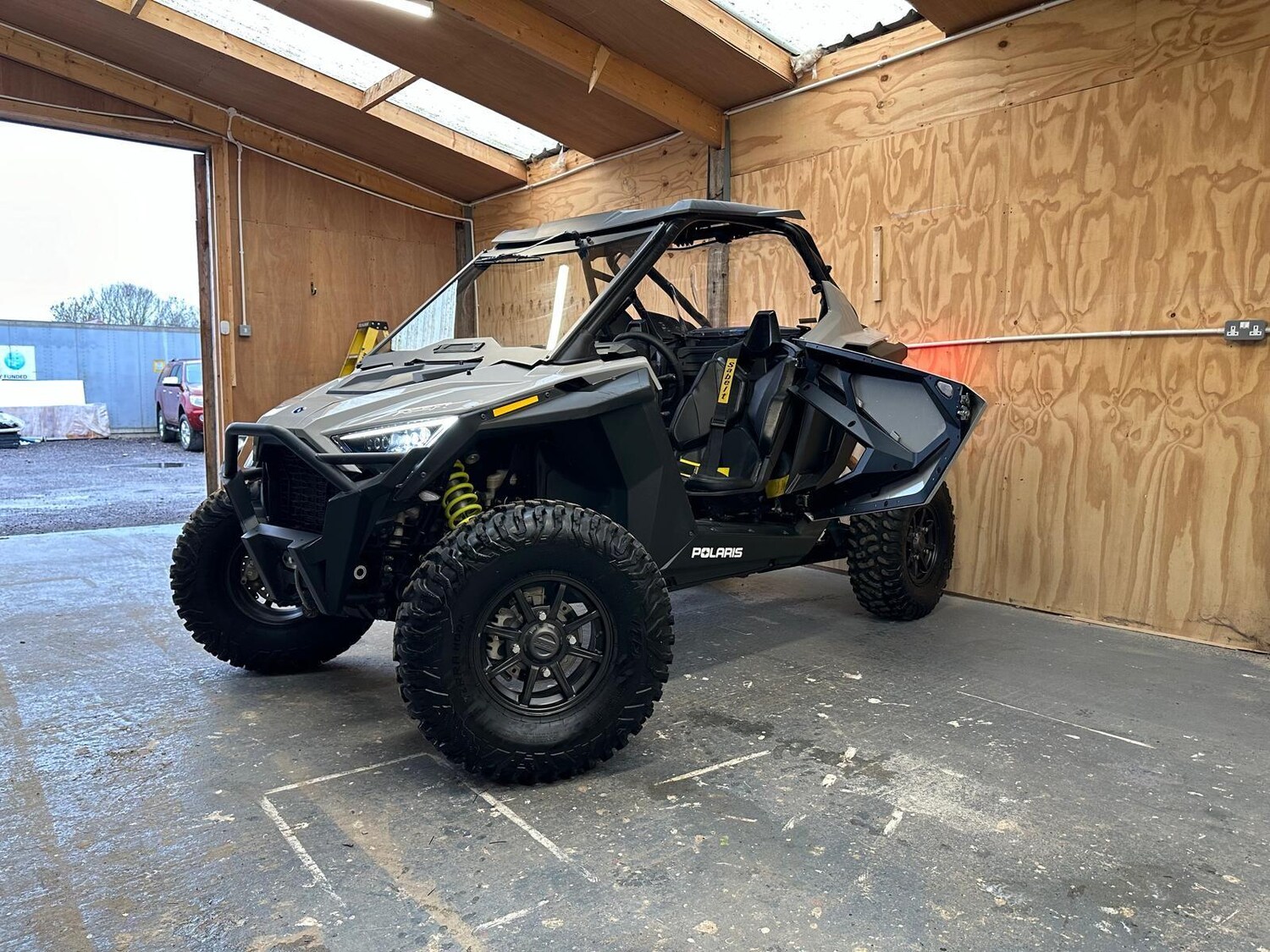 Polaris RZR