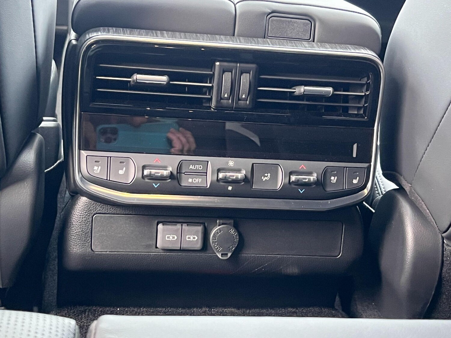 Used Toyota Land Cruiser for sale - 77331177: Photo 28