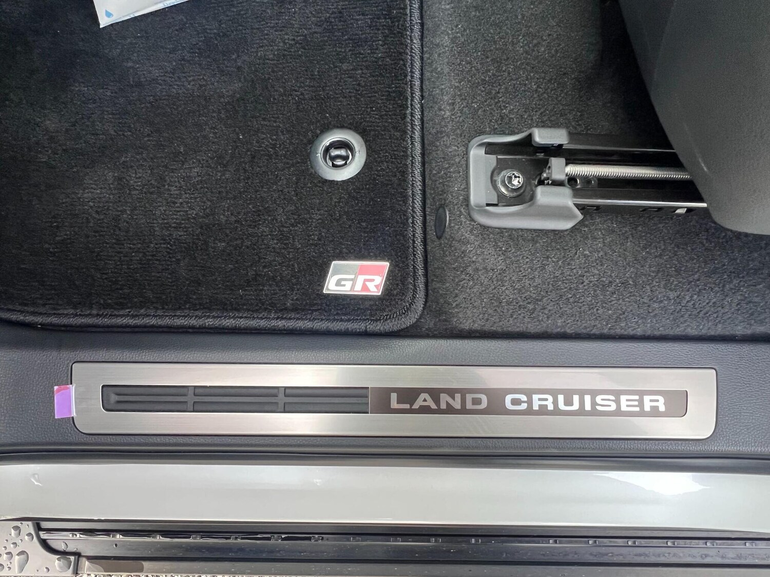 Used Toyota Land Cruiser for sale - 77331177: Photo 29