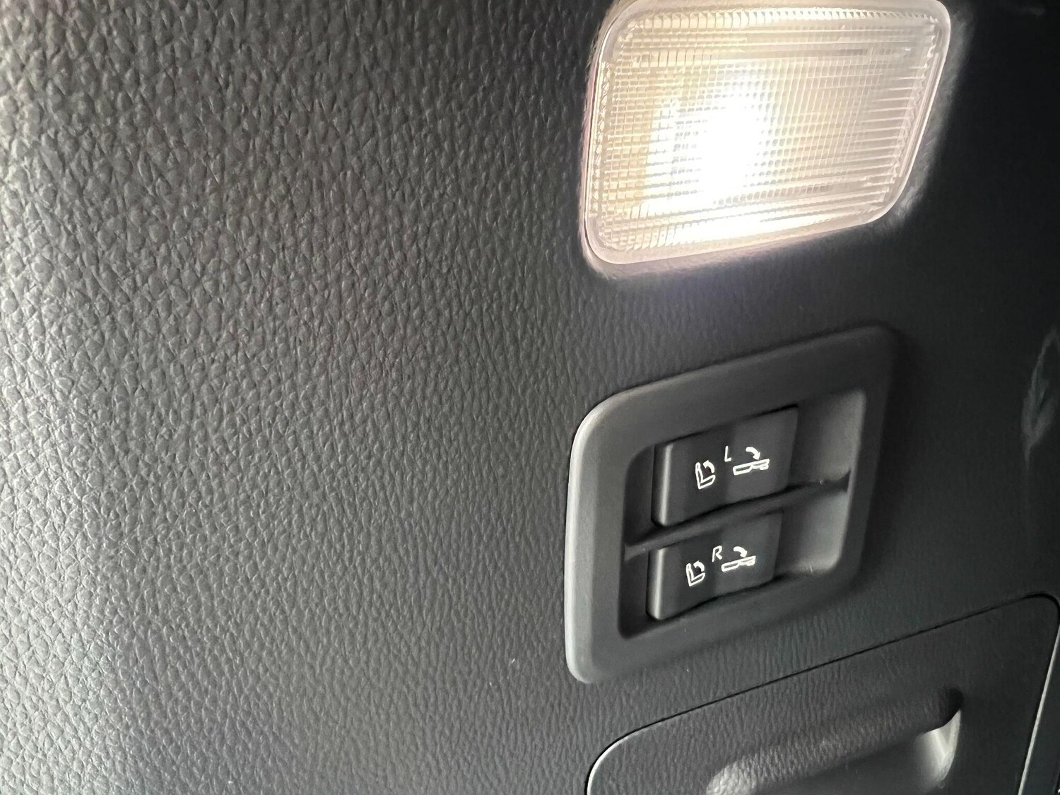 Used Toyota Land Cruiser for sale - 77331177: Photo 34