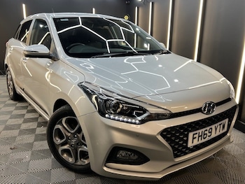 Used Hyundai i20 2020 for sale - 77261972: Photo