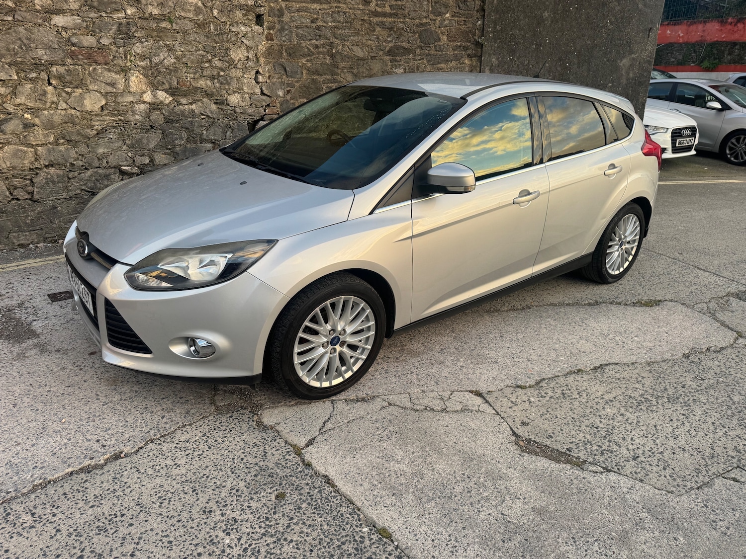 Used Ford Focus 2011 for sale - 76635056: Photo 2