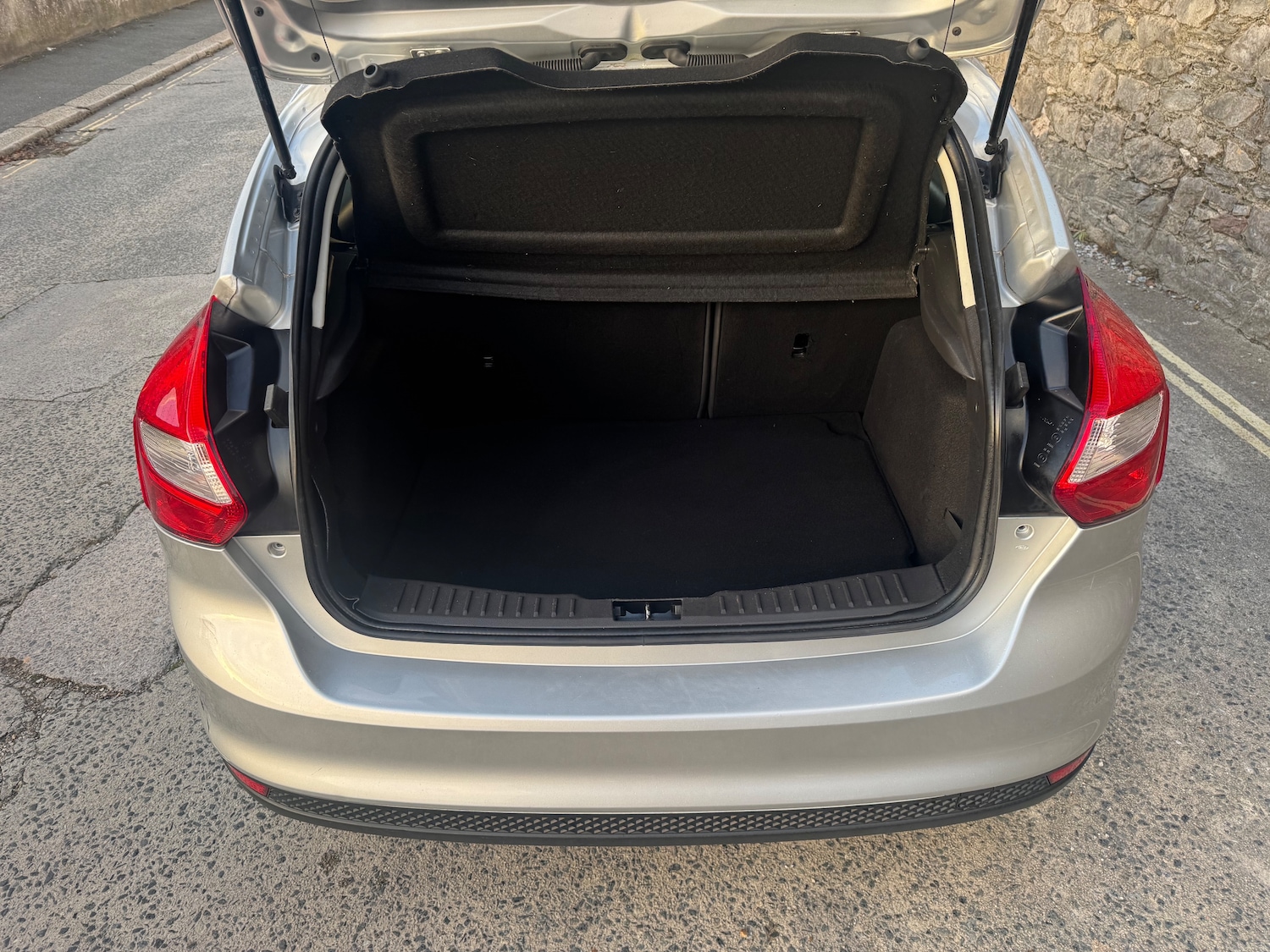 Used Ford Focus 2011 for sale - 76635056: Photo 20