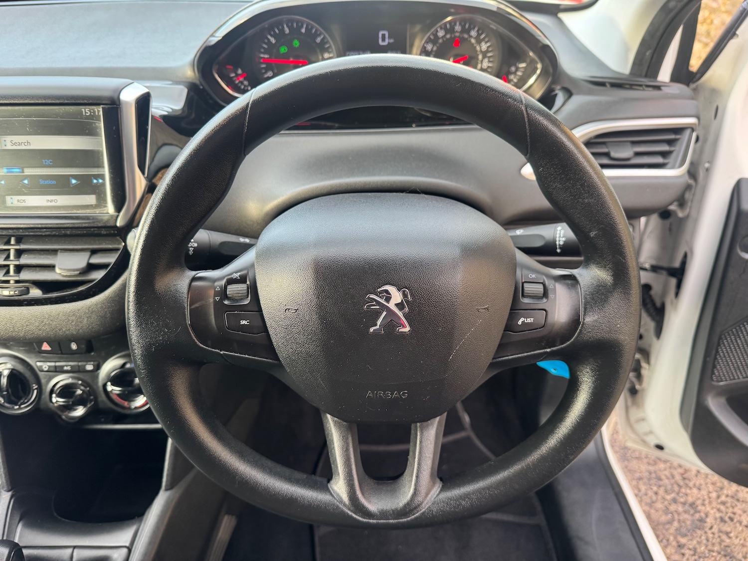 Used Peugeot 208 2014 for sale - 76985703: Photo 10