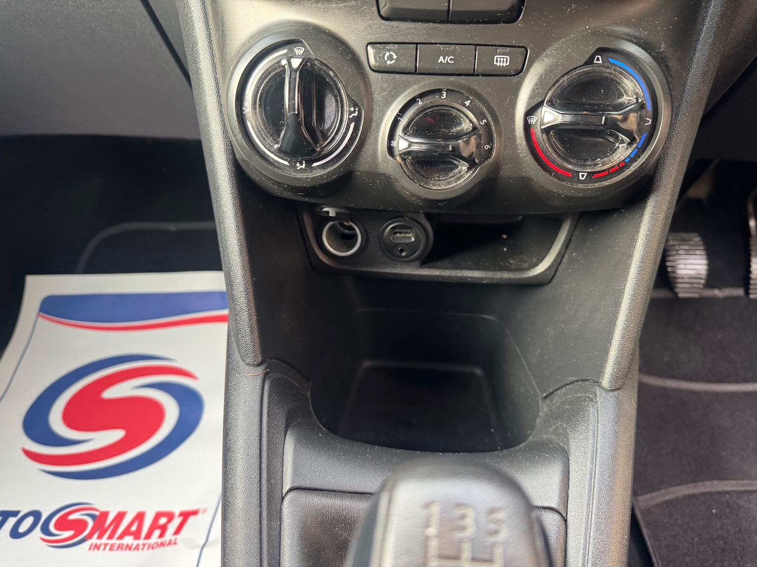 Used Peugeot 208 2014 for sale - 76985703: Photo 12