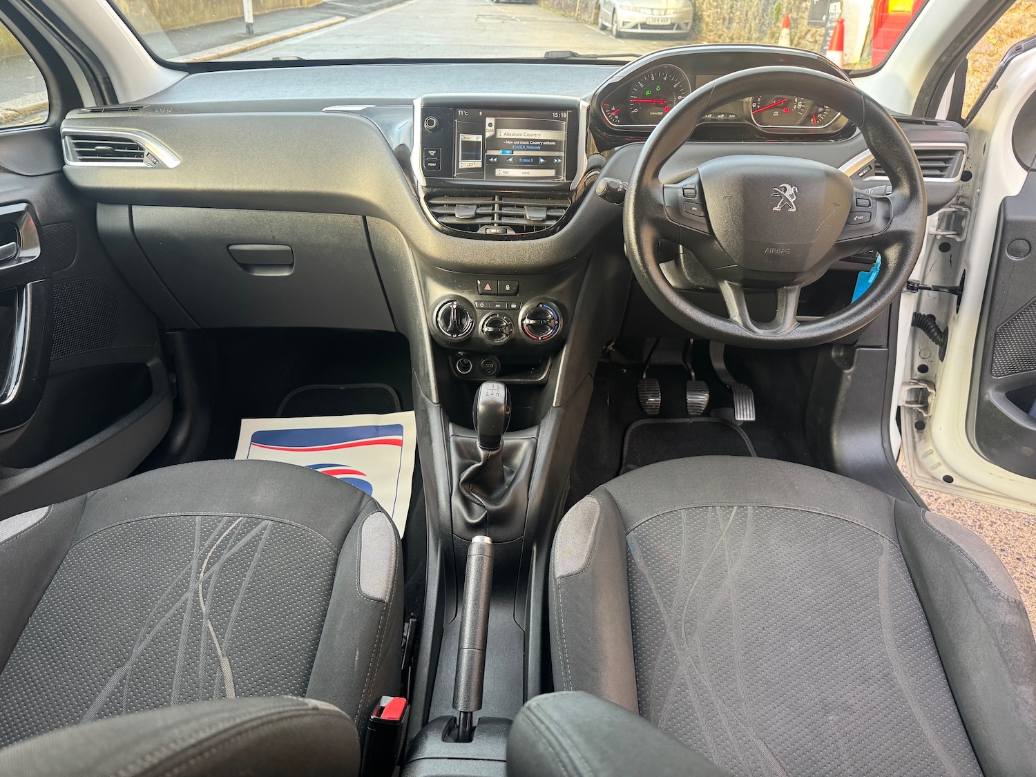 Used Peugeot 208 2014 for sale - 76985703: Photo 14