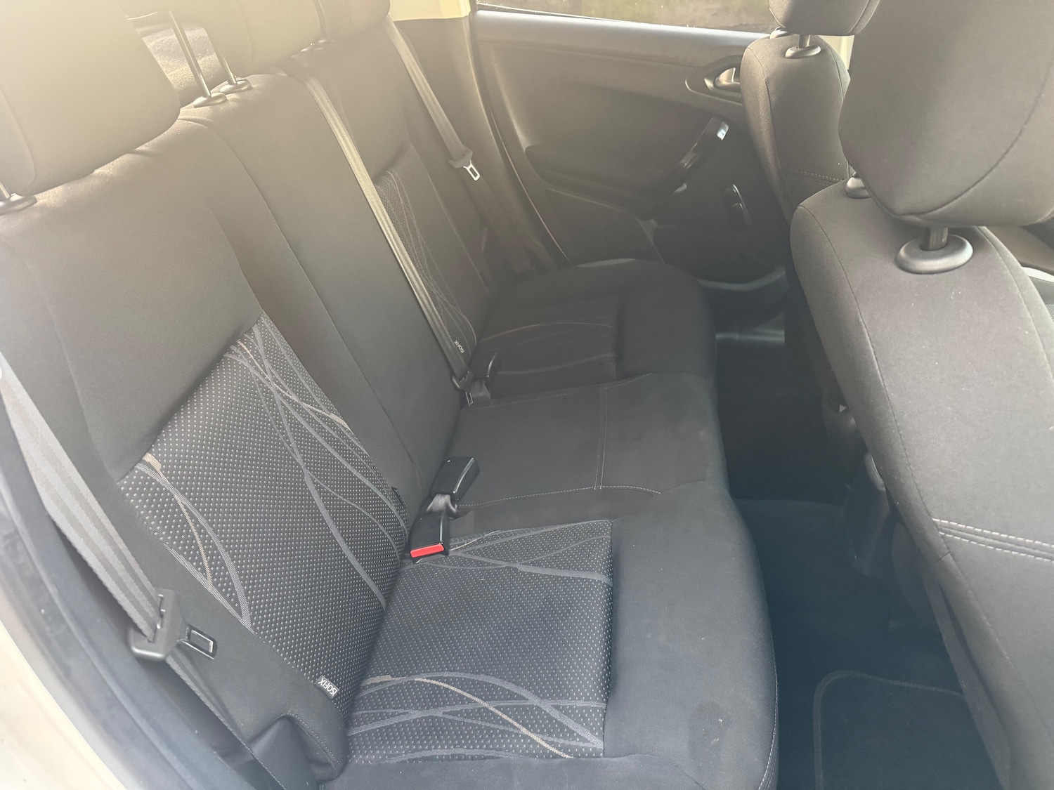 Used Peugeot 208 2014 for sale - 76985703: Photo 19