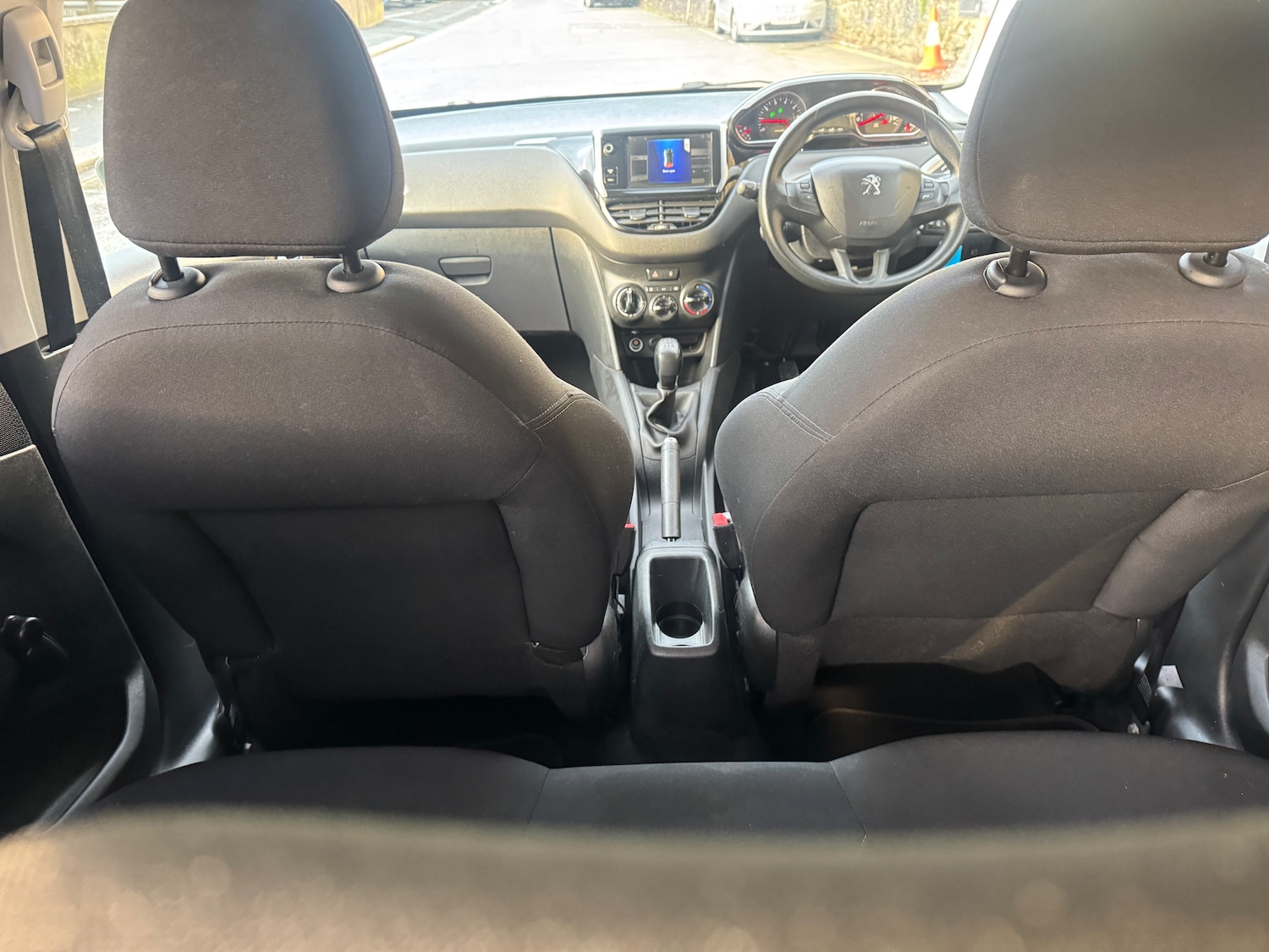 Used Peugeot 208 2014 for sale - 76985703: Photo 21