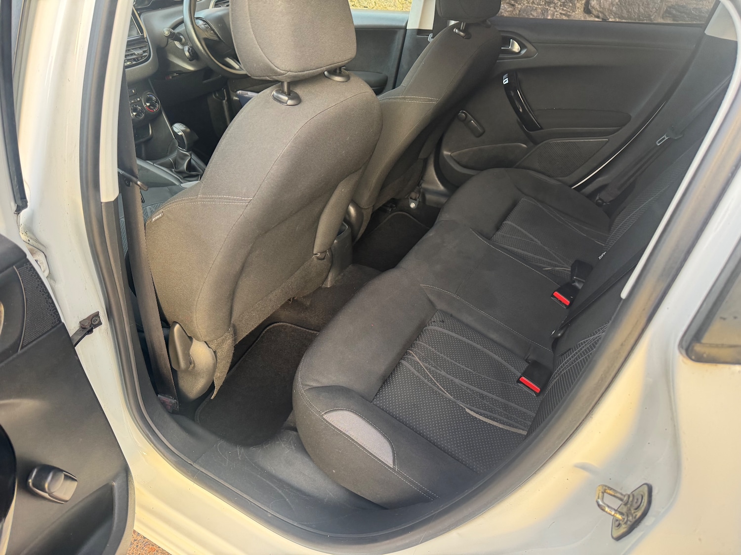 Used Peugeot 208 2014 for sale - 76985703: Photo 22