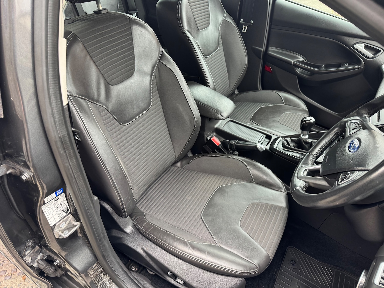 Used Ford Focus 2015 for sale - 76311718: Photo 16