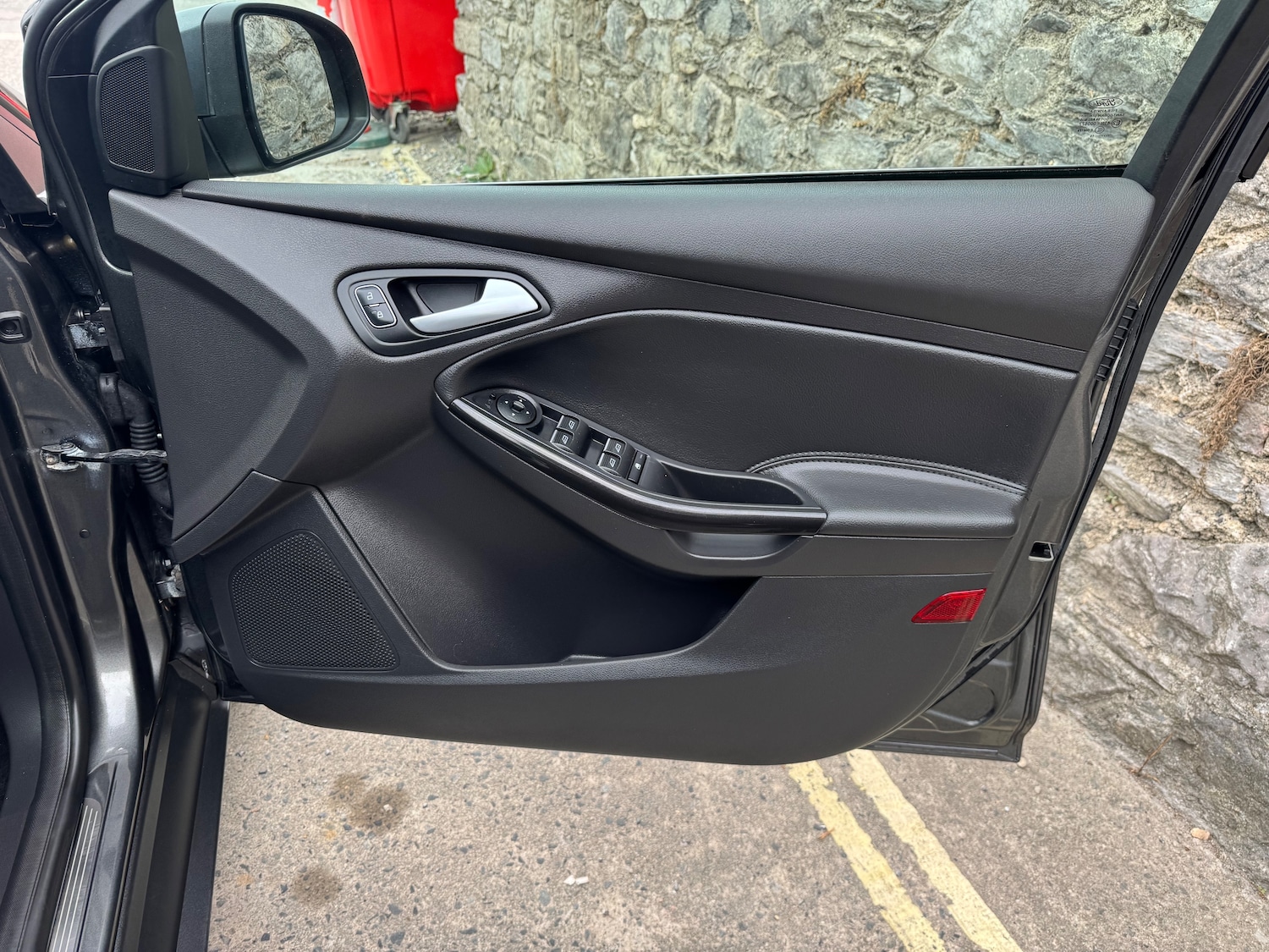Used Ford Focus 2015 for sale - 76311718: Photo 17