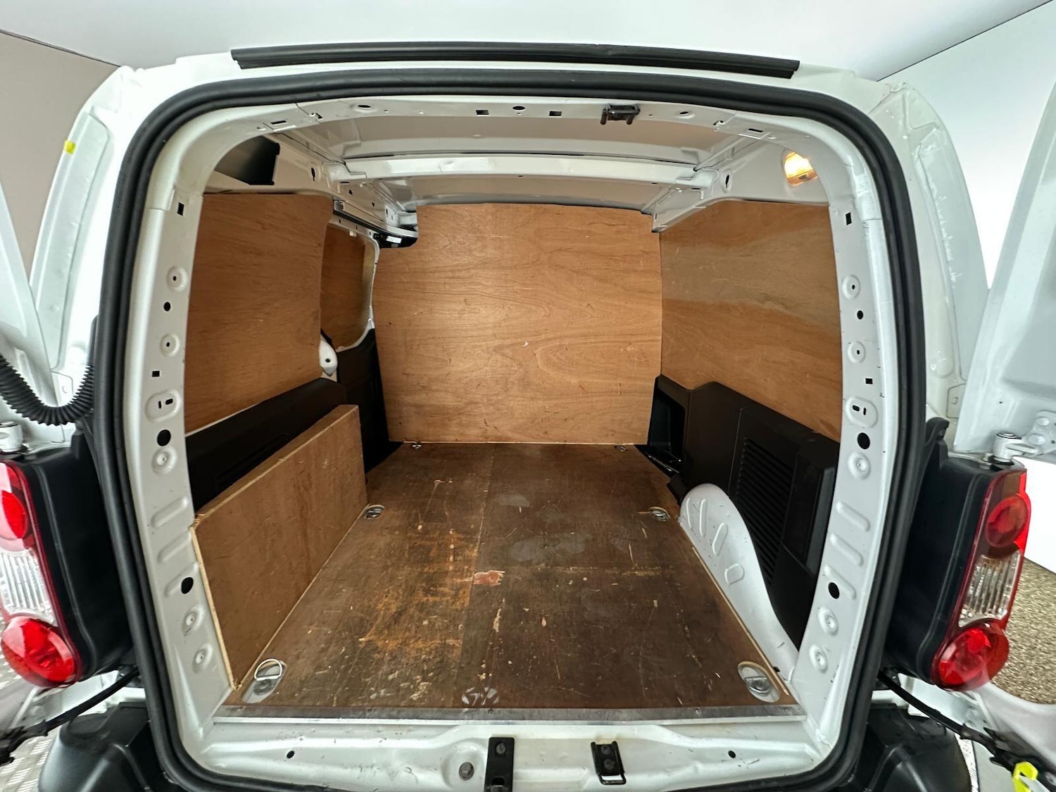 Used Peugeot Partner for sale - 77839844: Photo 29