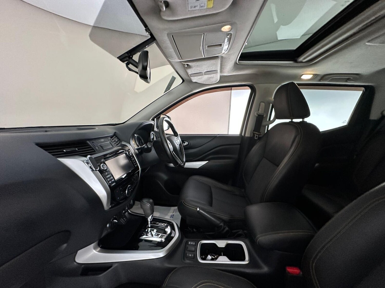 Used Nissan Navara 2018 for sale - 76327049: Photo 25