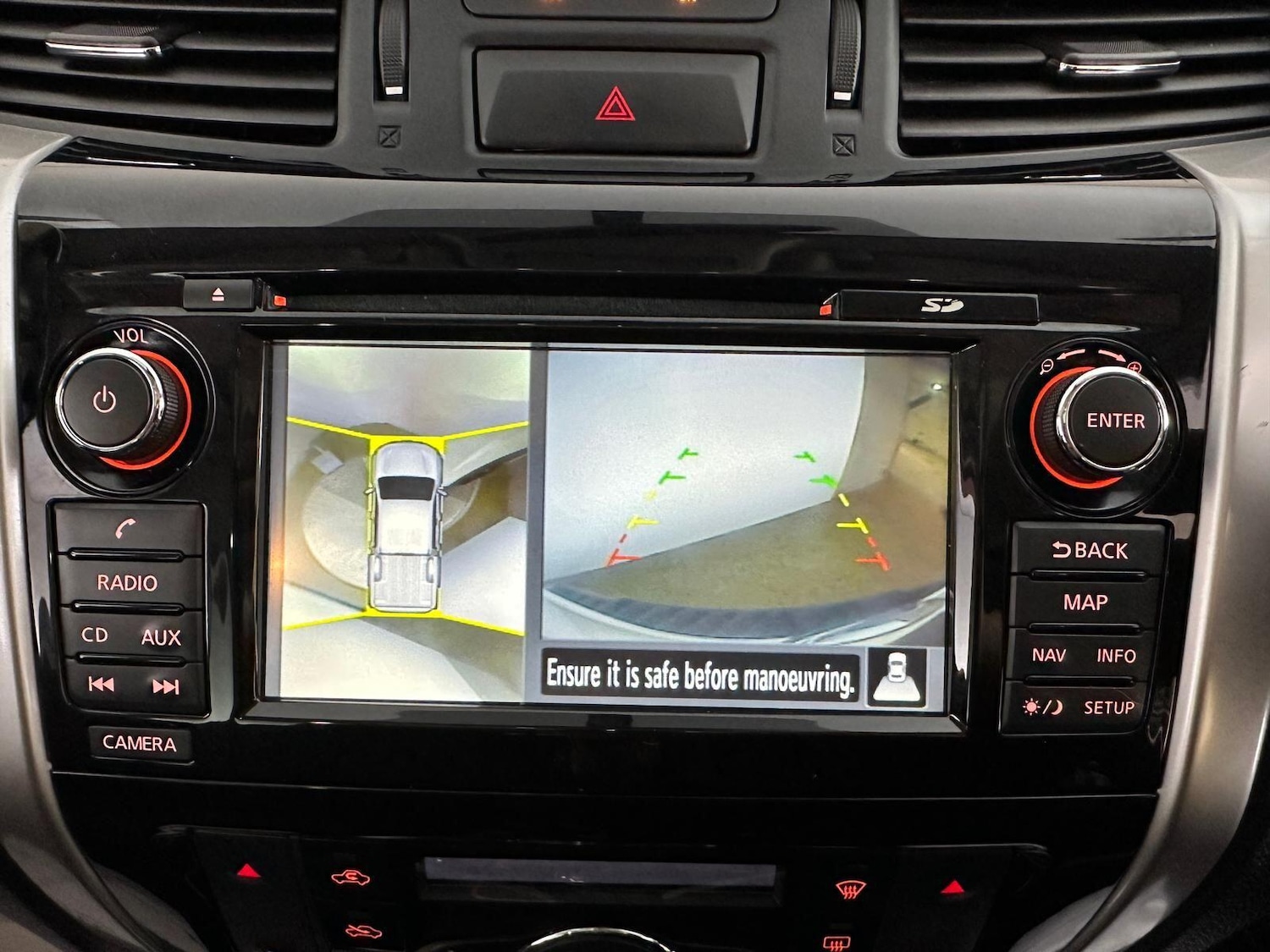 Used Nissan Navara 2018 for sale - 76327049: Photo 9