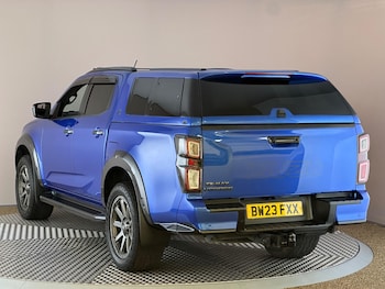 Used Isuzu D-Max 2023 for sale - 79388359: Photo