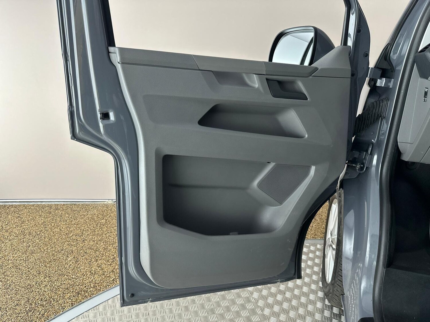 Used Volkswagen Transporter 2024 for sale - 77496199: Photo 36