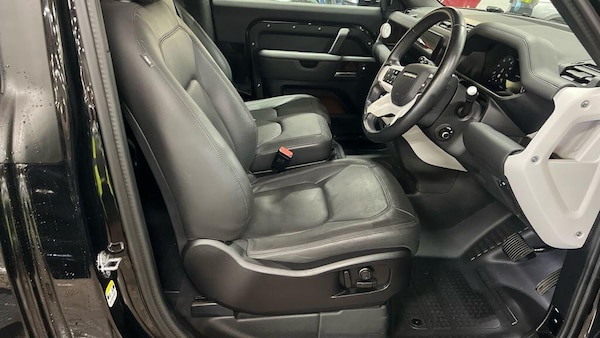 Used Land Rover Defender 90 2025 for sale - 76269907: Photo 6