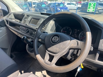 Used Volkswagen Transporter 2019 for sale - 79496061: Photo