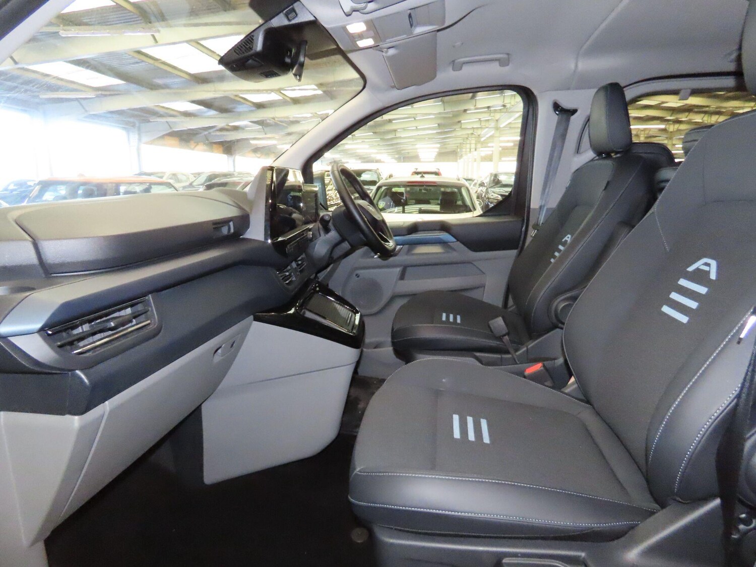 Used Ford Tourneo Custom 2025 for sale - 77538505: Photo 11