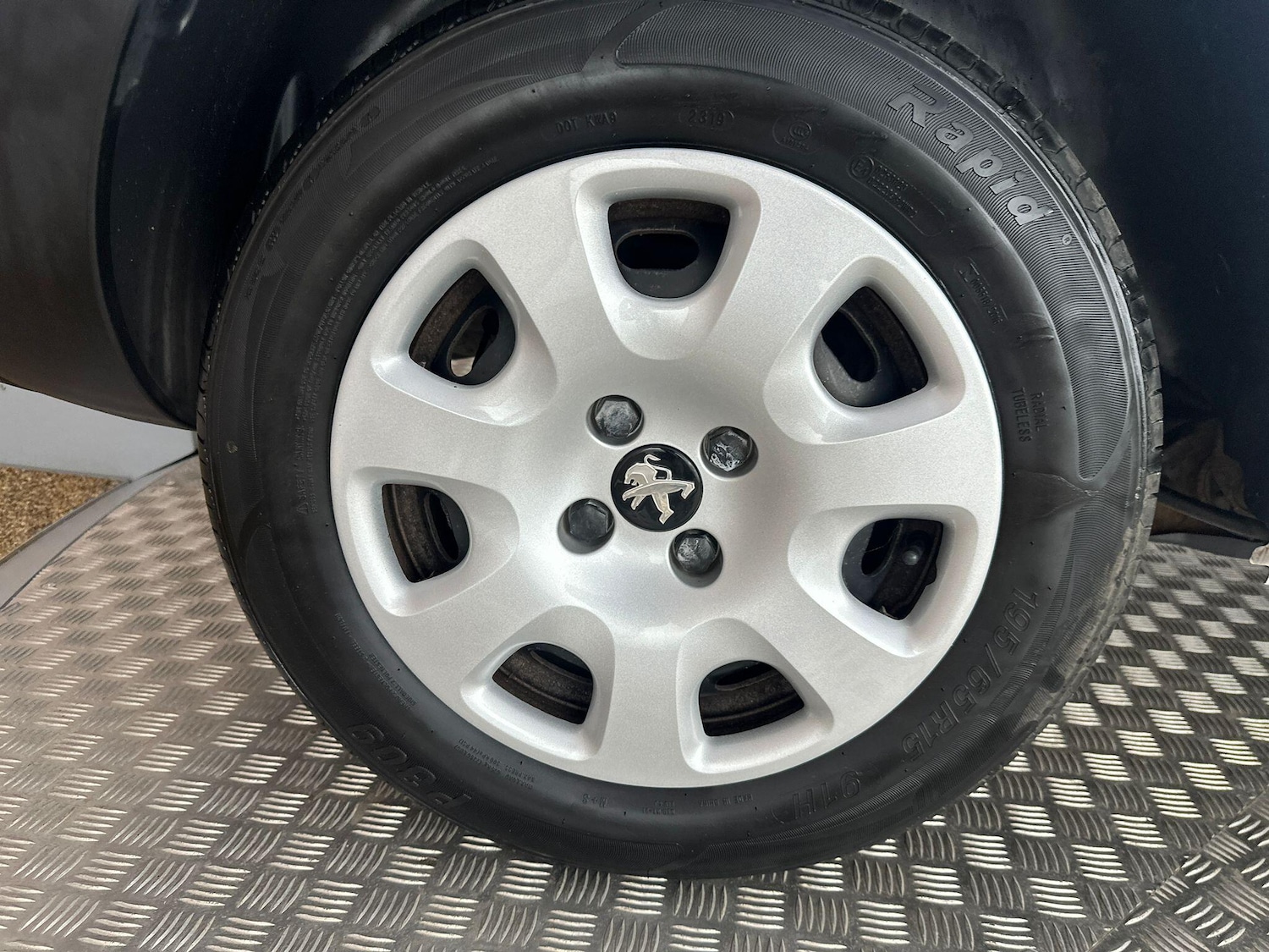 Used Peugeot Partner 2017 for sale - 77510149: Photo 23