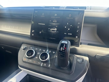 Used Land Rover Defender 2025 for sale - 79496655: Photo