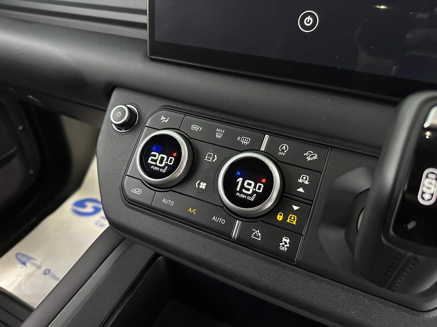 Used Land Rover Defender 90 2025 for sale - 76743536: Photo 19