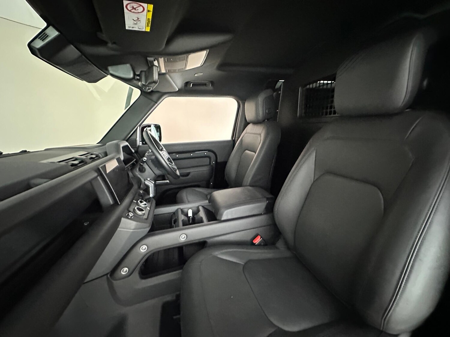 Used Land Rover Defender 90 2025 for sale - 76743536: Photo 28