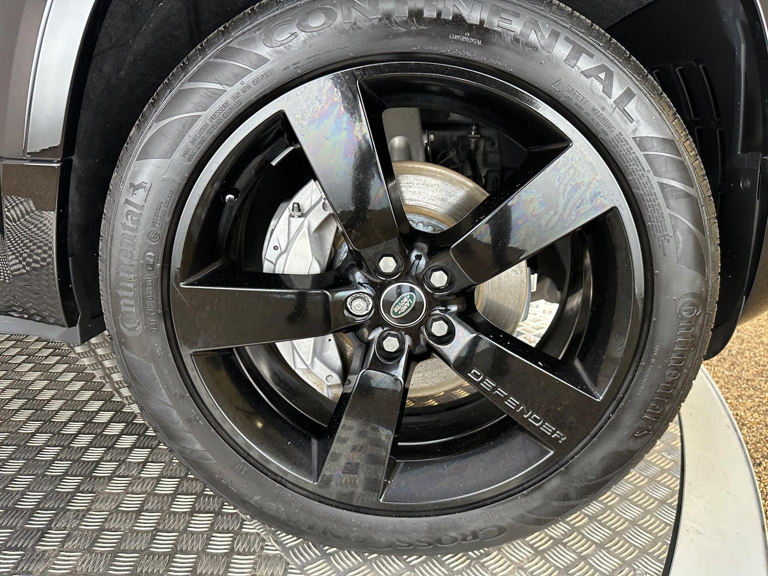 Used Land Rover Defender 90 2025 for sale - 76743536: Photo 35