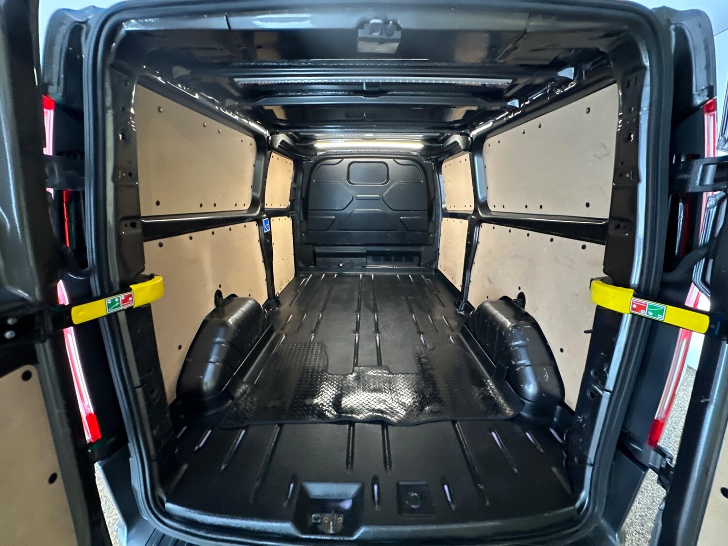 Used Ford Transit Custom 2022 for sale - 77440984: Photo 17