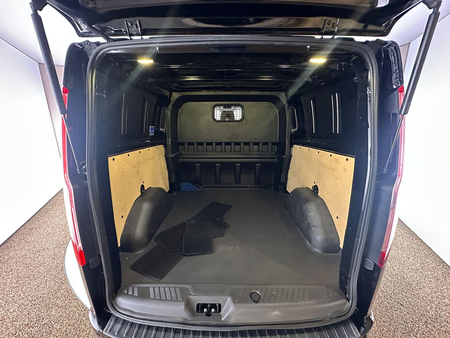 Used Ford Transit Custom 2017 for sale - 76926769: Photo 37