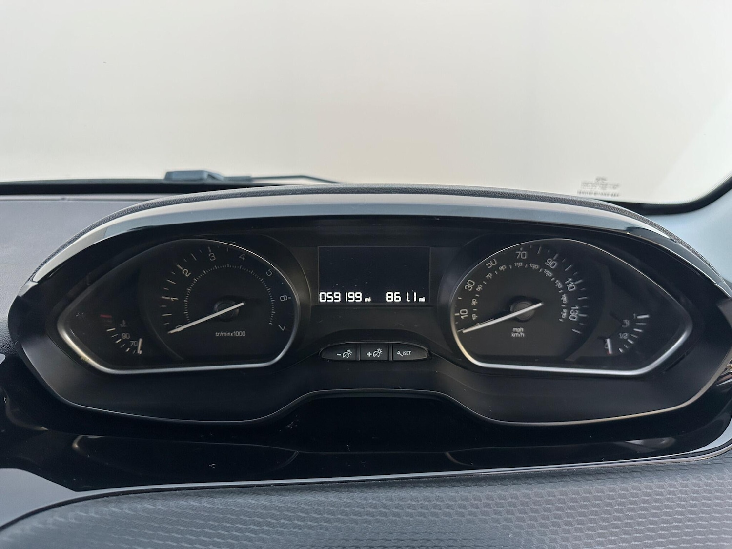 Used Peugeot 208 2017 for sale - 77838805: Photo 10