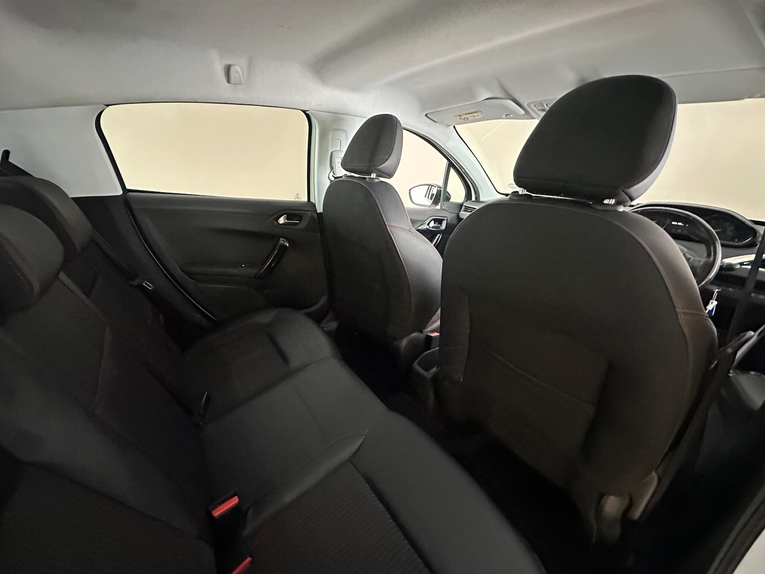 Used Peugeot 208 2017 for sale - 77838805: Photo 16