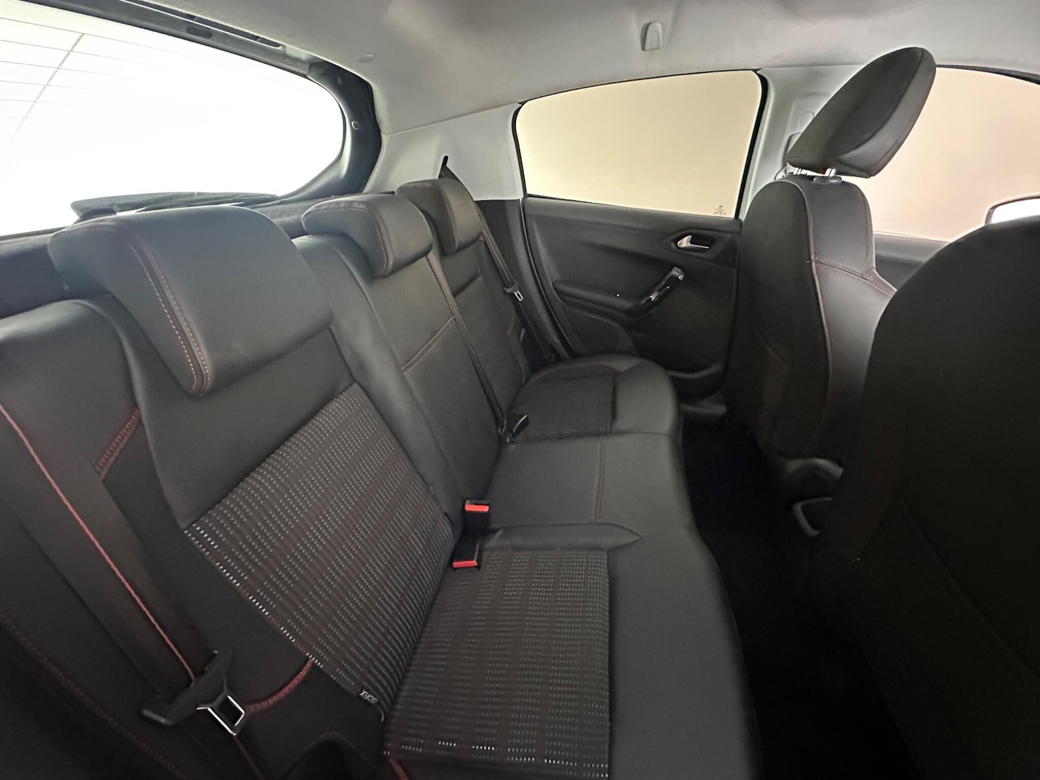 Used Peugeot 208 2017 for sale - 77838805: Photo 17