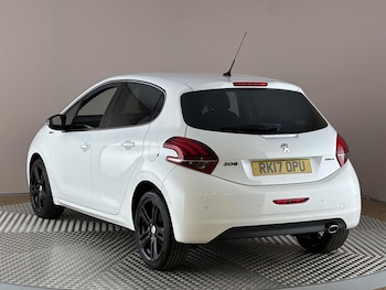 Used Peugeot 208 2017 for sale - 77838805: Photo