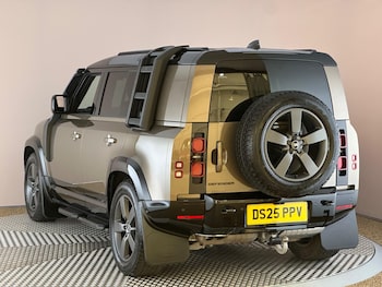 Used Land Rover Defender 110 2025 for sale - 78878805: Photo