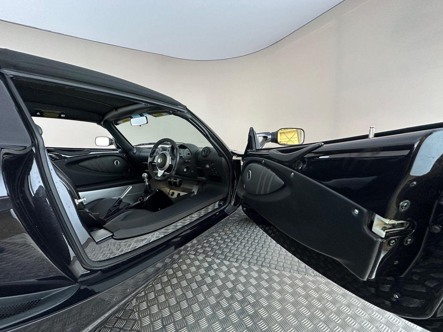 Used Lotus Elise 2014 for sale - 76585540: Photo 13