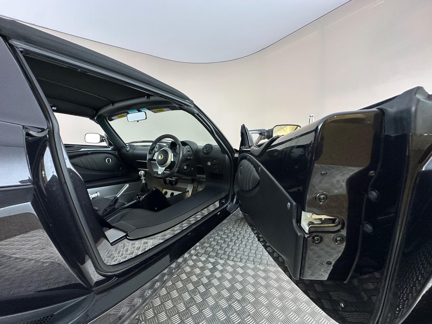 Used Lotus Elise 2014 for sale - 76585540: Photo 14