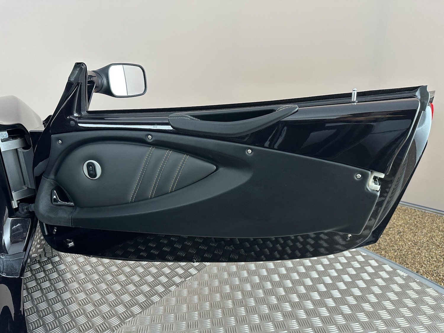 Used Lotus Elise 2014 for sale - 76585540: Photo 15