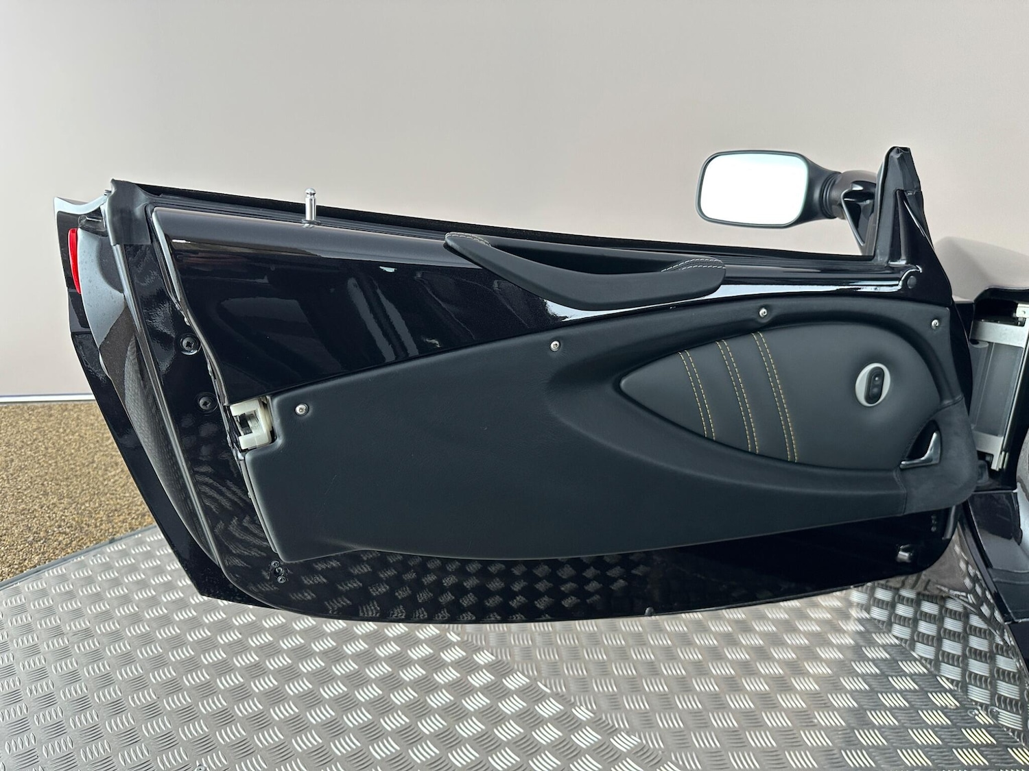 Used Lotus Elise 2014 for sale - 76585540: Photo 31