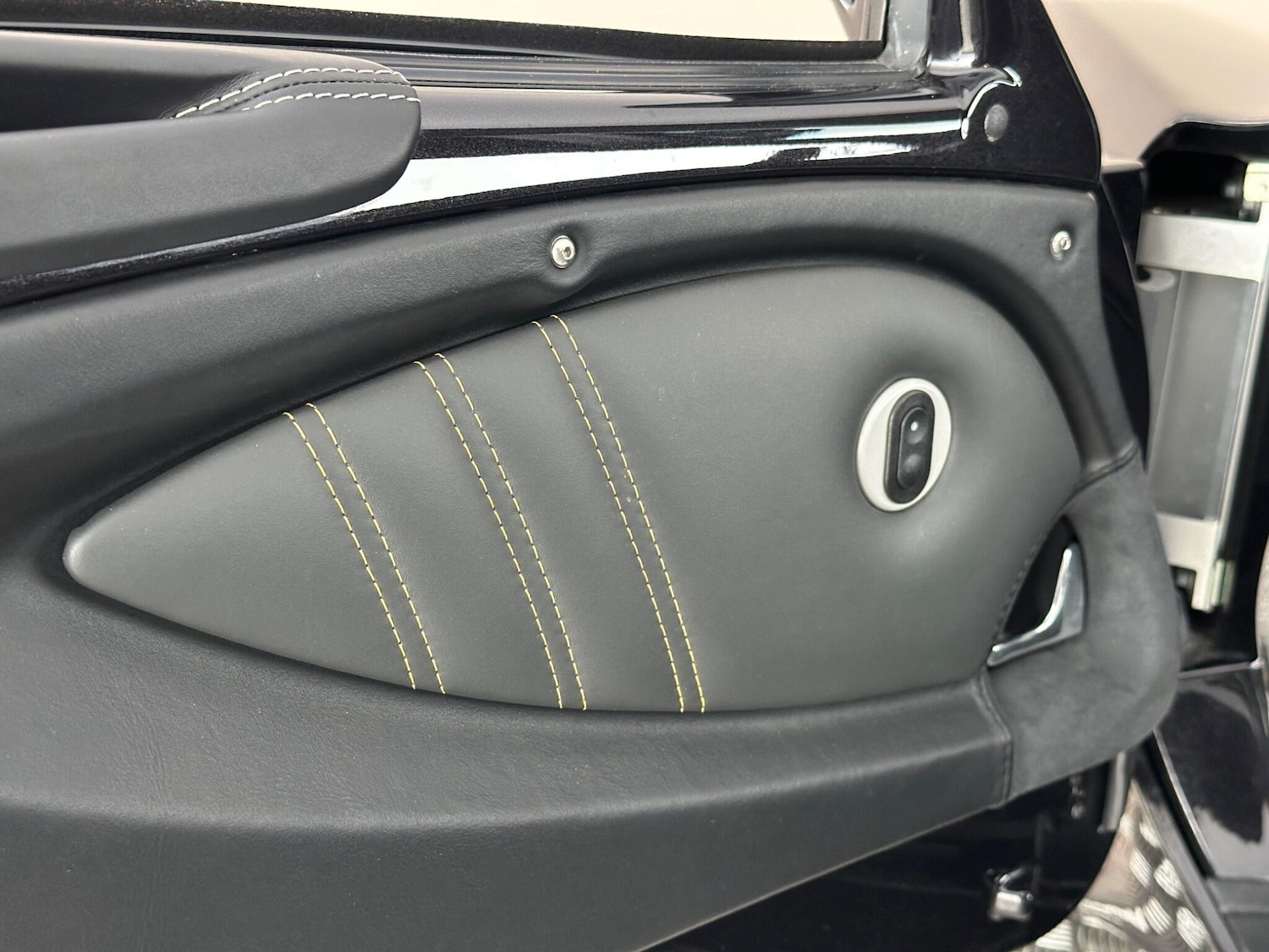 Used Lotus Elise 2014 for sale - 76585540: Photo 32