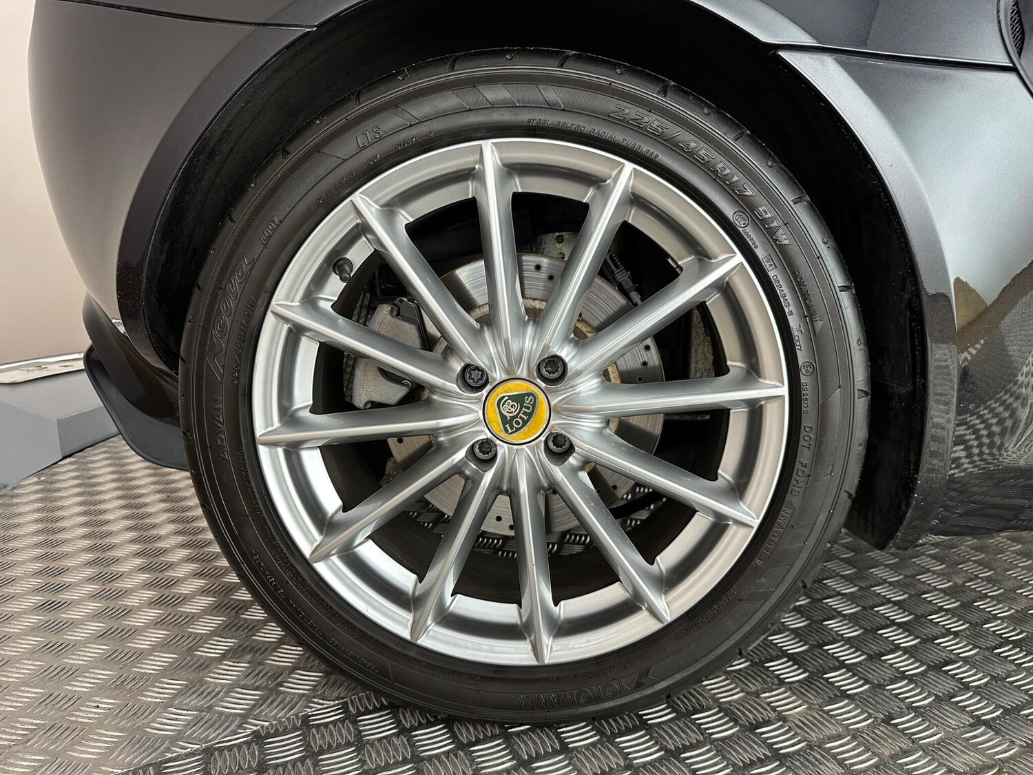 Used Lotus Elise 2014 for sale - 76585540: Photo 36