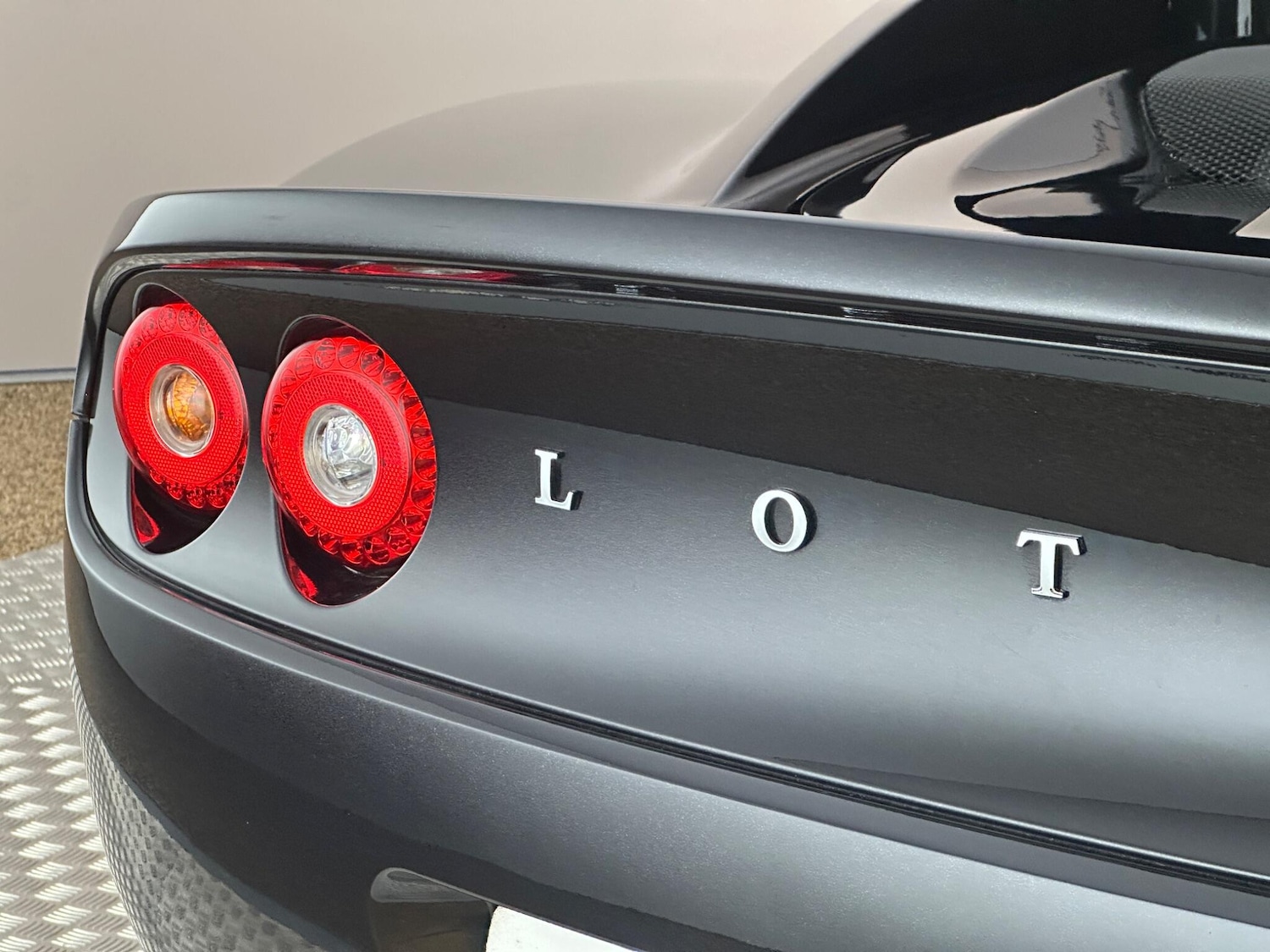 Used Lotus Elise 2014 for sale - 76585540: Photo 7